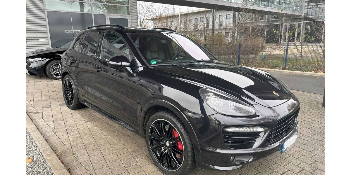 Porsche Cayenne 194.200 km 27.850 &euro; Paderborn 33102