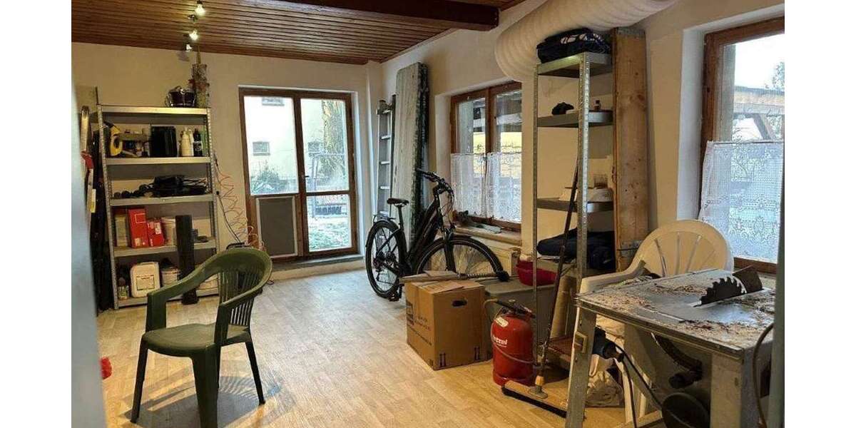 gepflegtes, freistehendes Ein- Zweifamilienhaus in ruhiger Lage von Peuschen zu verkaufen - Einfamilienhaus Peuschen | Angebot:20430380