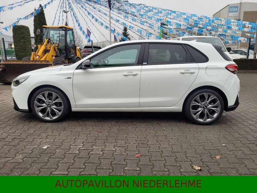 i30