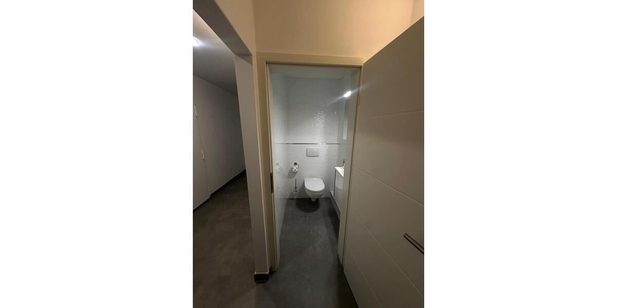 Renovierte Eigentumswohnung mit Balkon & Aufzug 3 zimmer