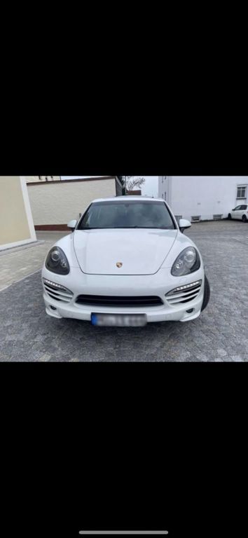 Porsche Cayenne 269.000 km 19.300 € München 81735
