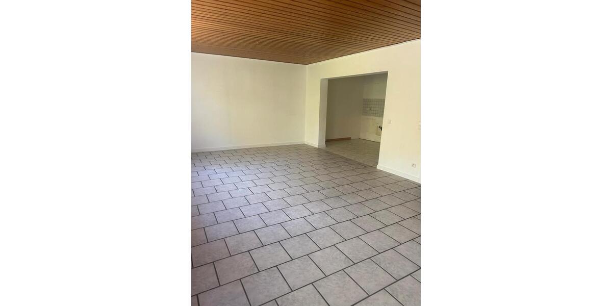 Etagenwohnung Bad Wünnenberg - 3 Zimmer, 111 m&sup2;, 600&euro; | Angebot:26536533