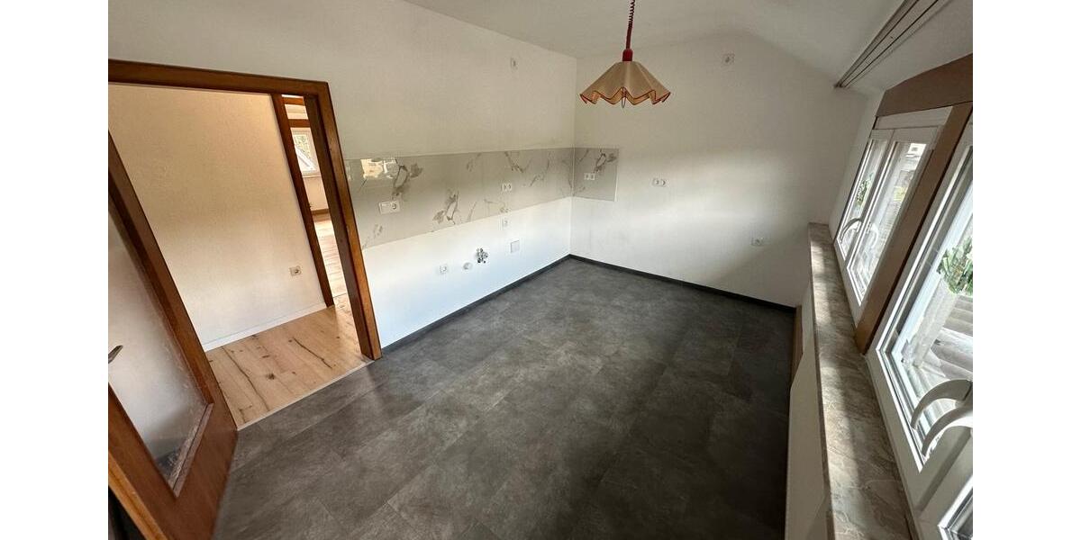 Dachgeschoßwohnung Marpingen - 3 Zimmer, 90 m&sup2;, 700&euro; | Angebot:26021107