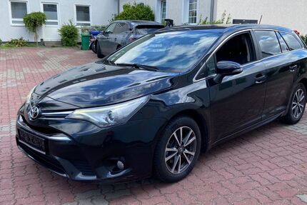 Toyota Avensis 149.654 km 6.900 &euro; Mariendorf 12107