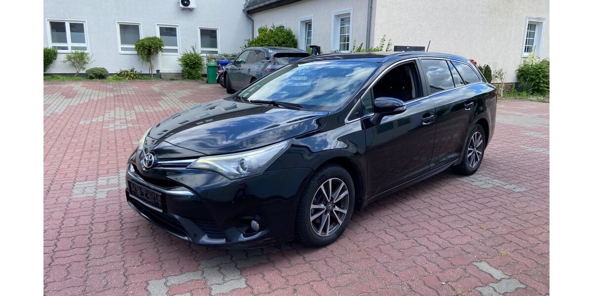 Toyota Avensis 149.654 km 6.900 &euro; Mariendorf 12107