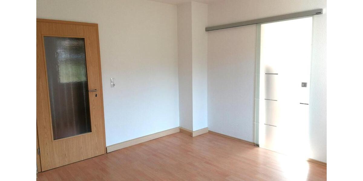 Hochparterre Thum - 2 Zimmer, 46 m&sup2;, 300&euro; | Angebot:26034041