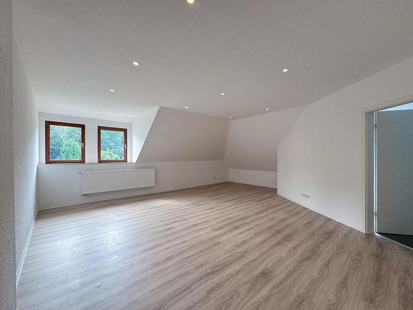 4 Zimmer Dachgeschoßwohnung mit Gartennutzung