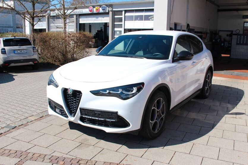 Alfa Romeo Stelvio 27.300 km 32.900 € Weilheim 82362