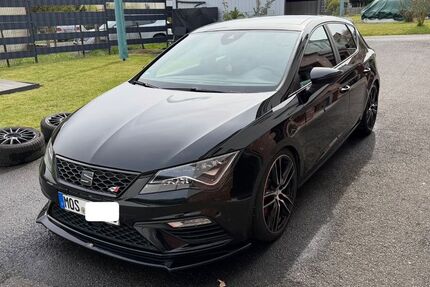 Seat Leon 104.000 km 21.899 &euro; Seckach 74743