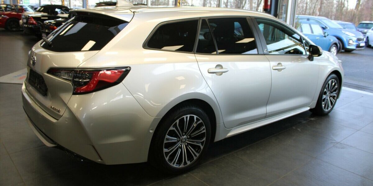 Toyota Corolla 2.0 Touring Sports Hybrid Team Deutschland 77.720 km 21.980 &euro; Euskirchen 53881