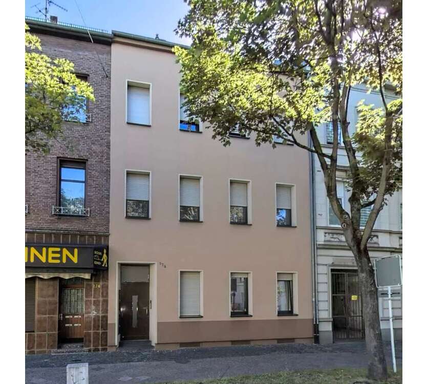 Haus zum Kaufen in Krefeld 500.000 € 340 m²