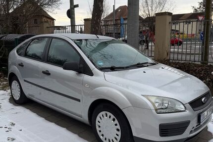 Ford Focus 83.000 km 3.199 &euro; Dresden 01259