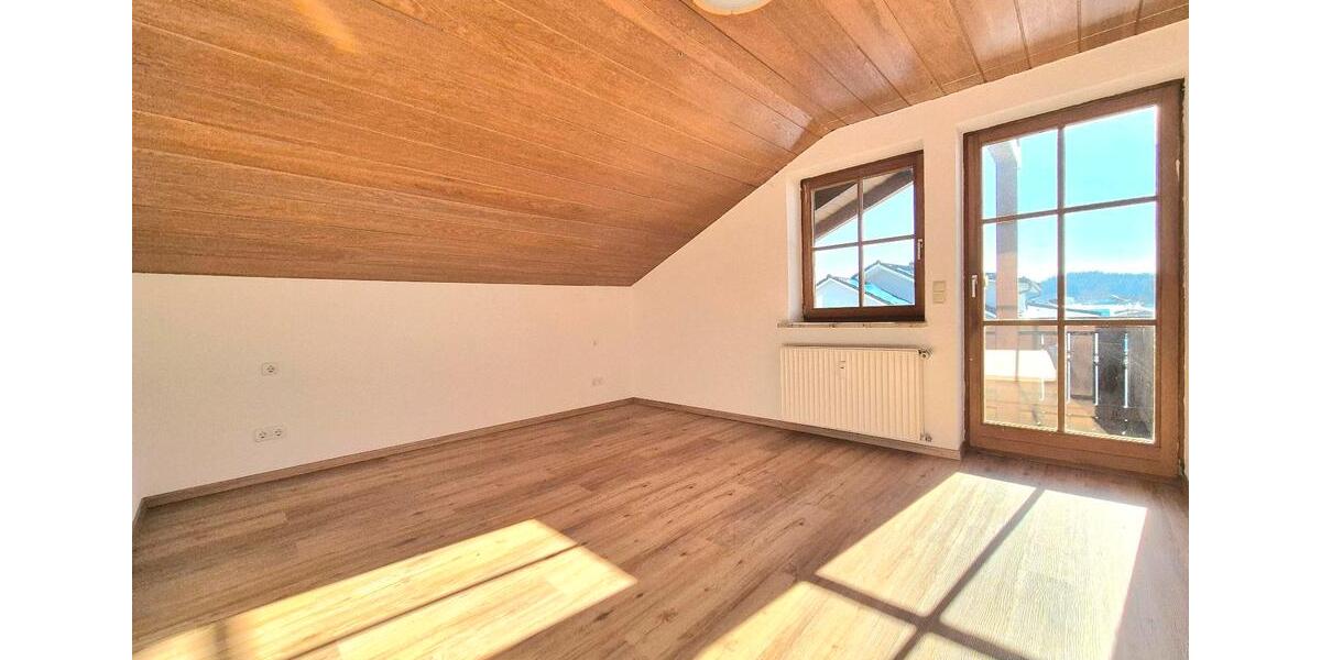 Dachgeschoßwohnung Rinchnach - 3 Zimmer, 75 m&sup2;, 119.000&euro; | Angebot:26502327