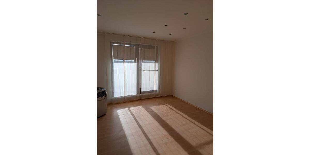 Erdgeschoßwohnung Altdorf - 2 Zimmer, 64 m&sup2;, 250.000&euro; | Angebot:27131806