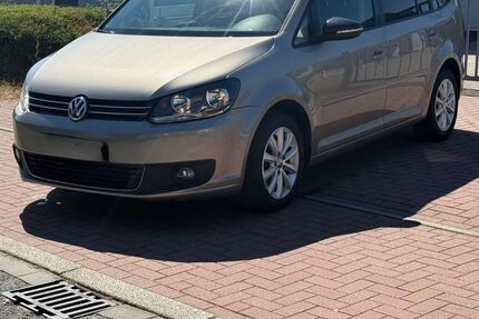 VW Touran 132.456 km 9.600 &euro; Lünen 44534