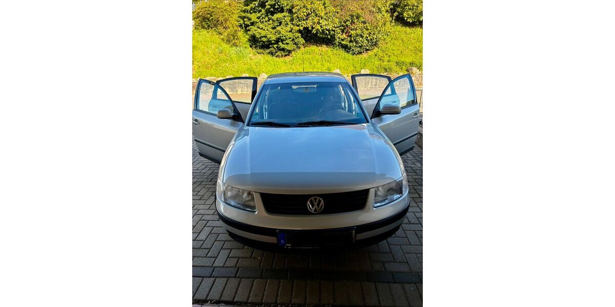 VW Passat 185.000 km 950 &euro; Niederaula 36272