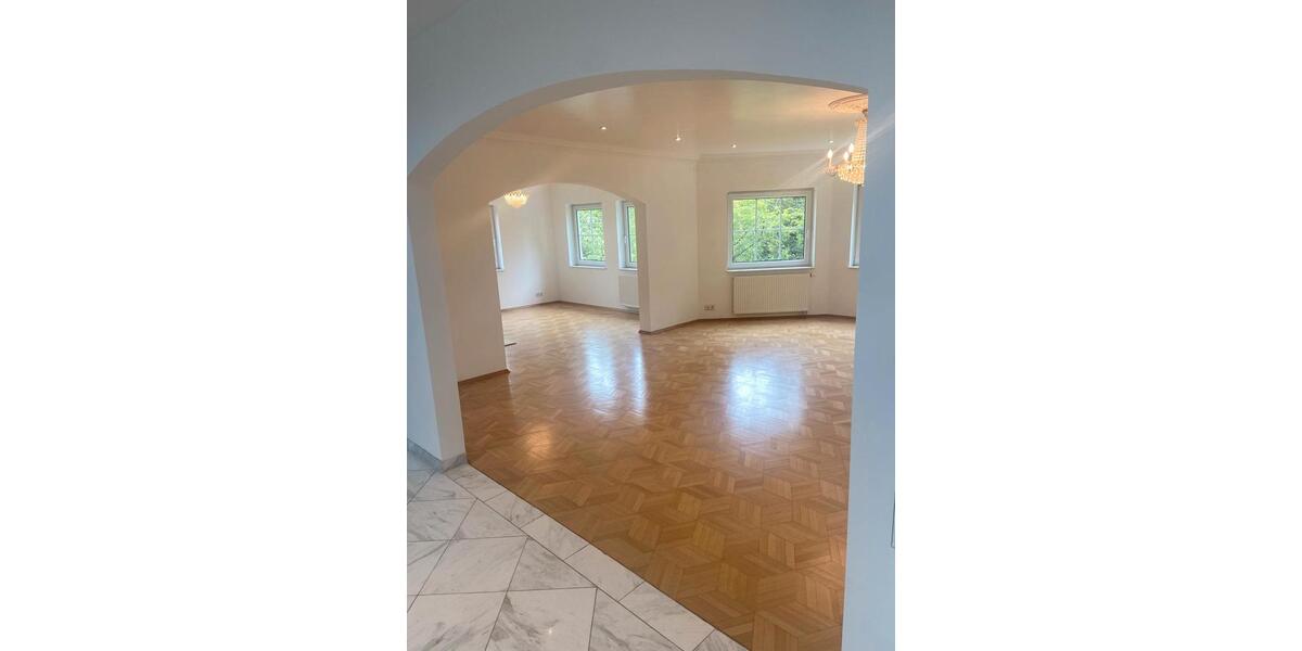 Einfamilienhaus Bad Liebenzell - 8 Zimmer, 286 m&sup2;, 870.000&euro; | Angebot:26737917