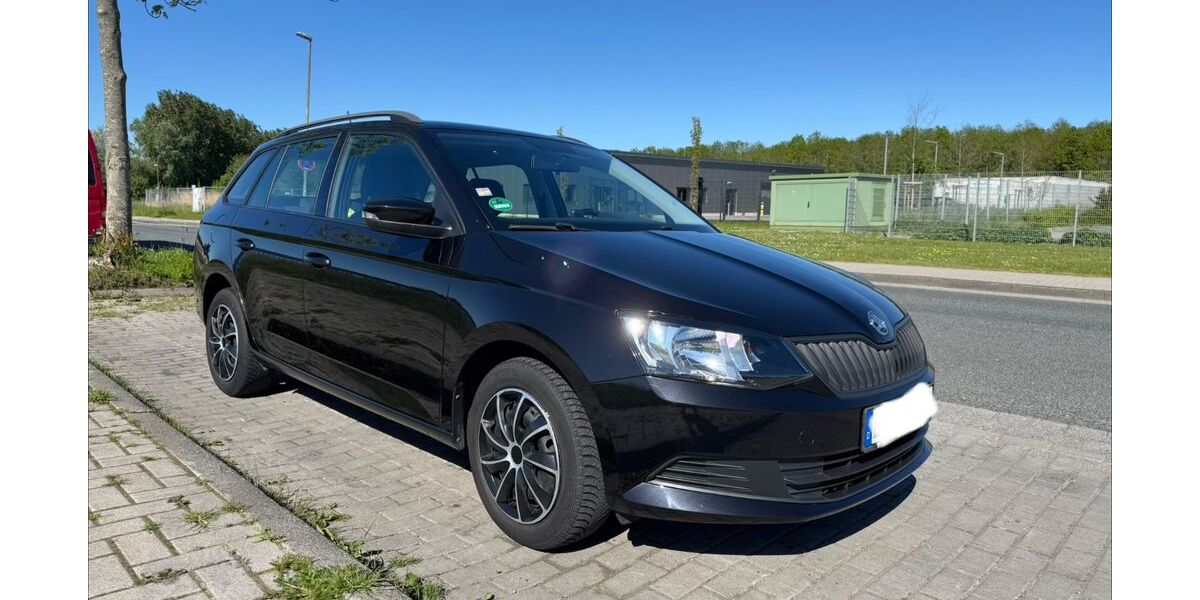 Skoda Fabia 77.500 km 8.900 &euro; Emden 26725