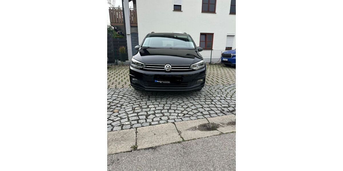 VW Touran 113.600 km 18.499 &euro; Gilching 82205