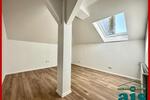 ais-GmbH bietet an: Renovierte 4 Zimmer Wohnung in der Südstadt.