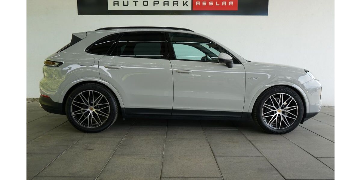 Porsche Cayenne 12.970 km 94.880 &euro; Asslar 35614