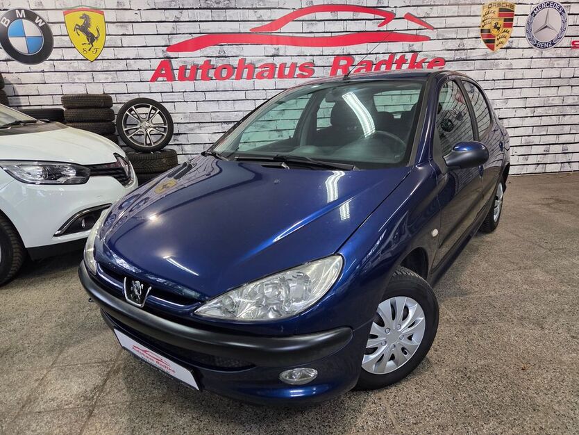 Peugeot 206 122.000 km 1.490 € Potsdam 14478