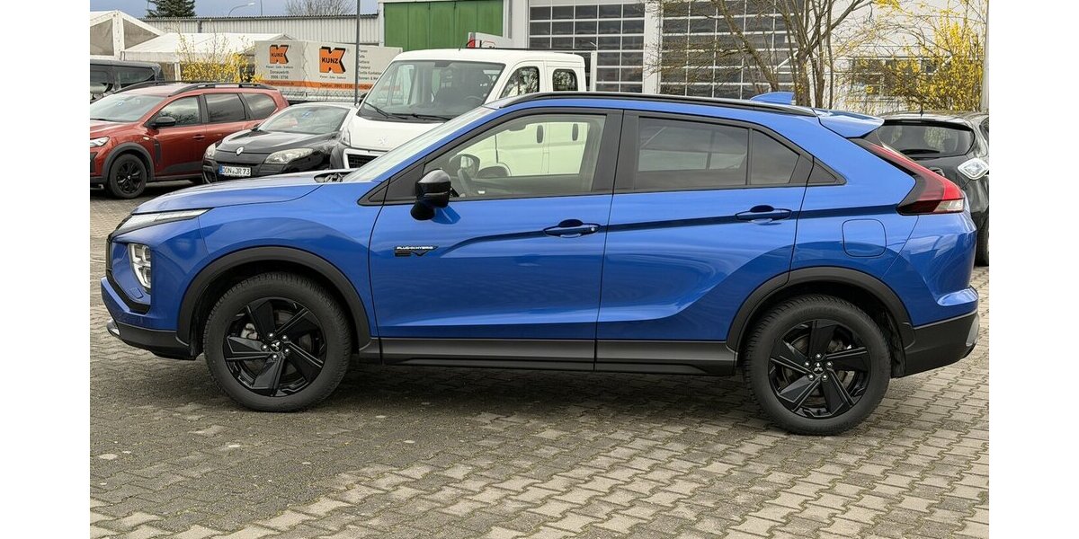 Mitsubishi Eclipse Cross Plus Select Black Hybrid 4WD 15.700 km 26.480 &euro; Donauwörth 86609