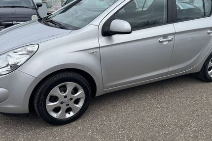 Hyundai i20 150.000 km 3.700 &euro; Dachau (bei München) 85221