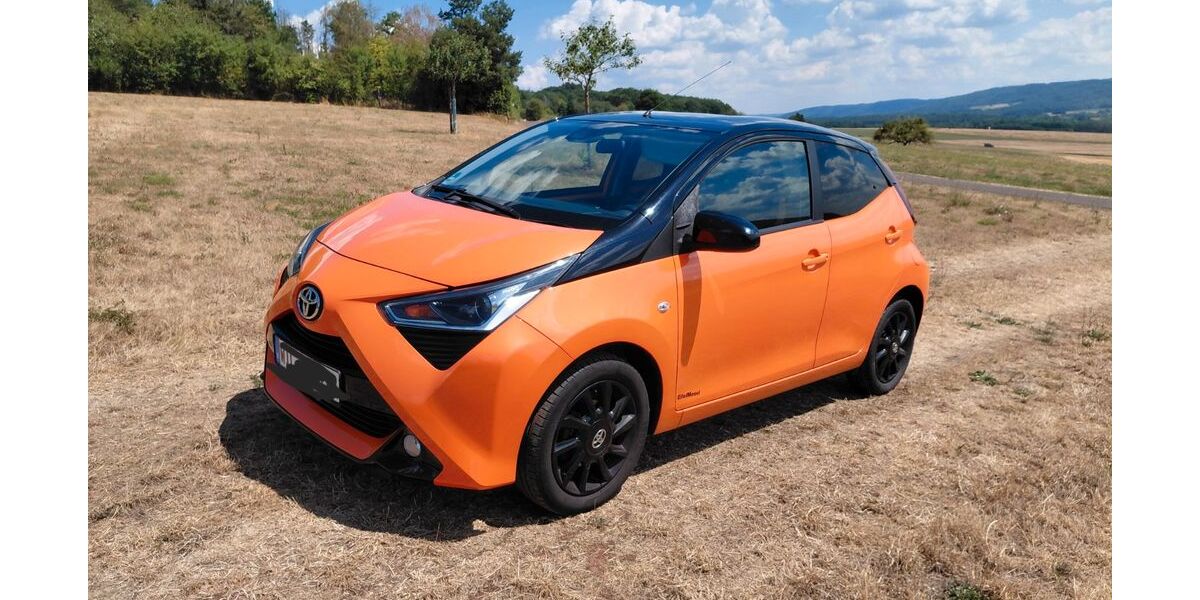 Toyota Aygo (X) 59.500 km 9.800 &euro; Hupperath 54518