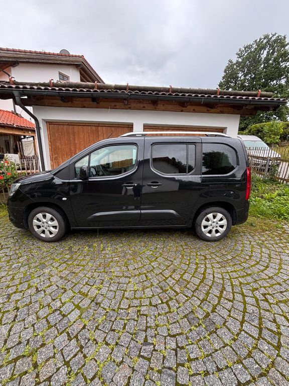 Opel Combo Life 94.000 km 13.900 € bad tölz 83646