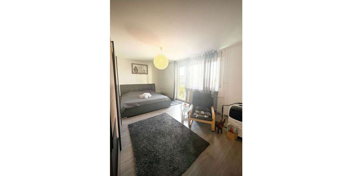 Bezugsfreie 2 ZKB mit Balkon in verkehrsgünstiger Lage Großteils modernisiert Fernwärme Heizung 2 zimmer