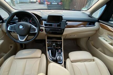 BMW 218 Active Tourer 200.100 km 12.500 &euro; Stuttgart 70567