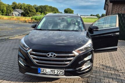 Hyundai TUCSON 90.000 km 15.500 &euro; Straelen 47638