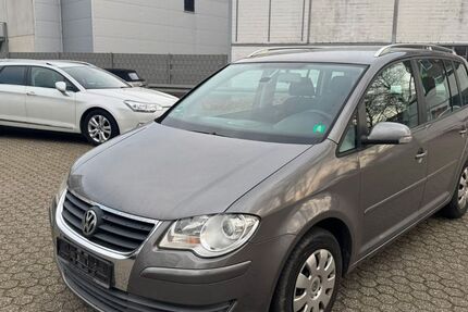 VW Touran 199.801 km 2.600 &euro; Düsseldorf 40233