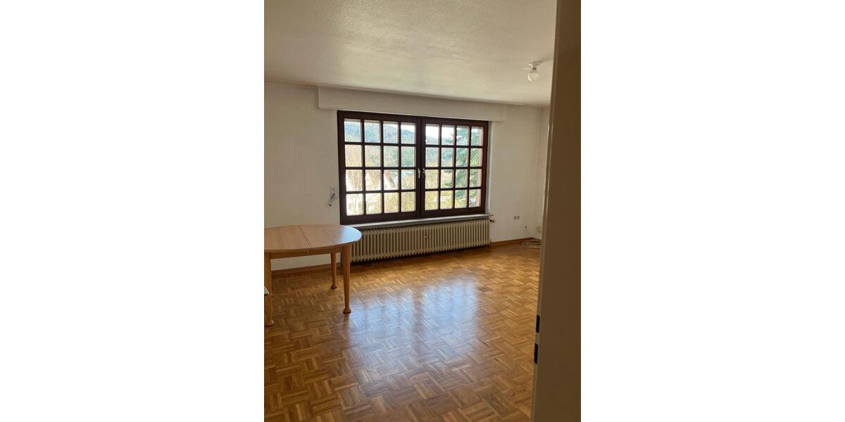 Etagenwohnung Sachsenheim - 4 Zimmer, 80 m&sup2;, 1.000&euro; | Angebot:25544612