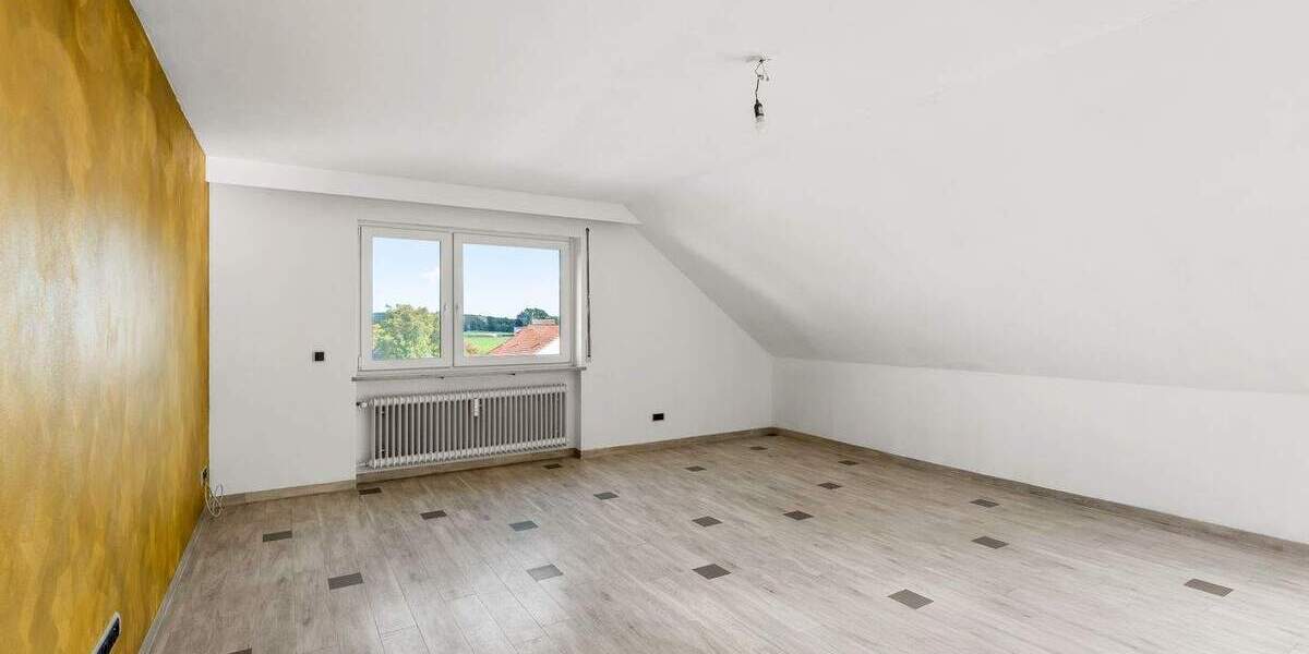 Ihr neues Zuhause - Großzügige 3,5-Zi-Wohnung mit Gartenanteil und Carport in Seukendorf 4 zimmer