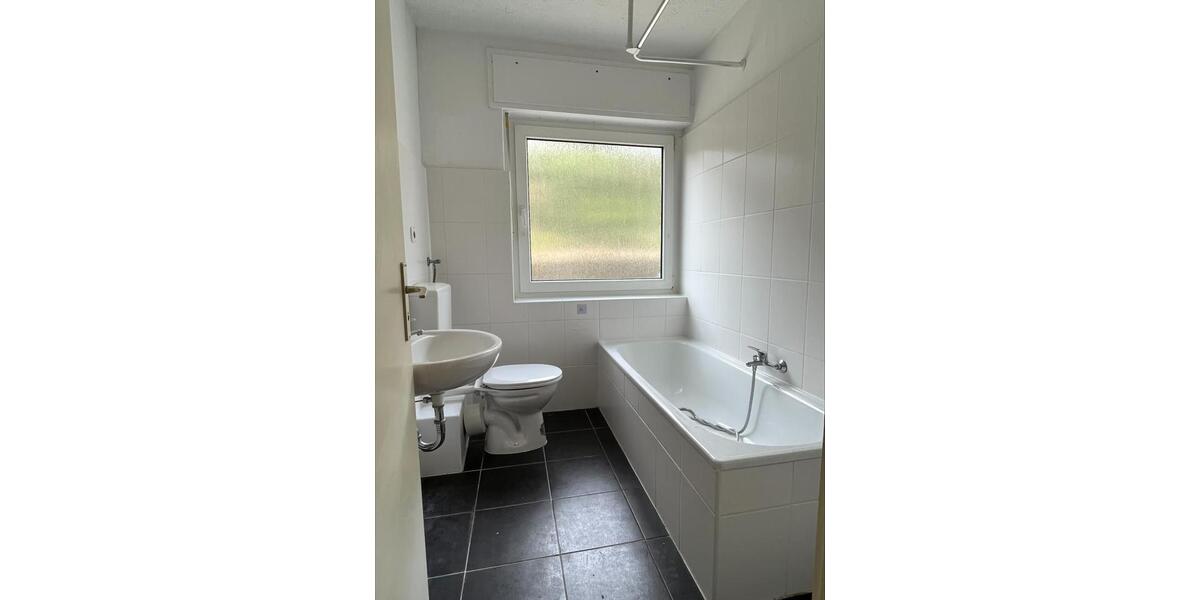 Erdgeschoßwohnung Bestwig - 3 Zimmer, 63 m&sup2;, 355&euro; | Angebot:26093827