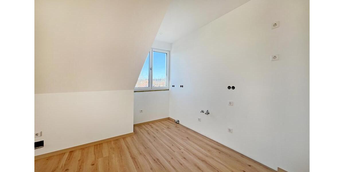 Dachgeschoßwohnung Neumarkt in der Oberpfalz Altenhof - 3 Zimmer, 84 m&sup2;, 1.150&euro; | Angebot:26350214