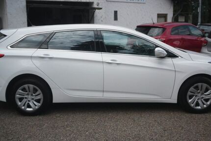 Hyundai i40 195.000 km 5.890 &euro; Saarbruecken 66119