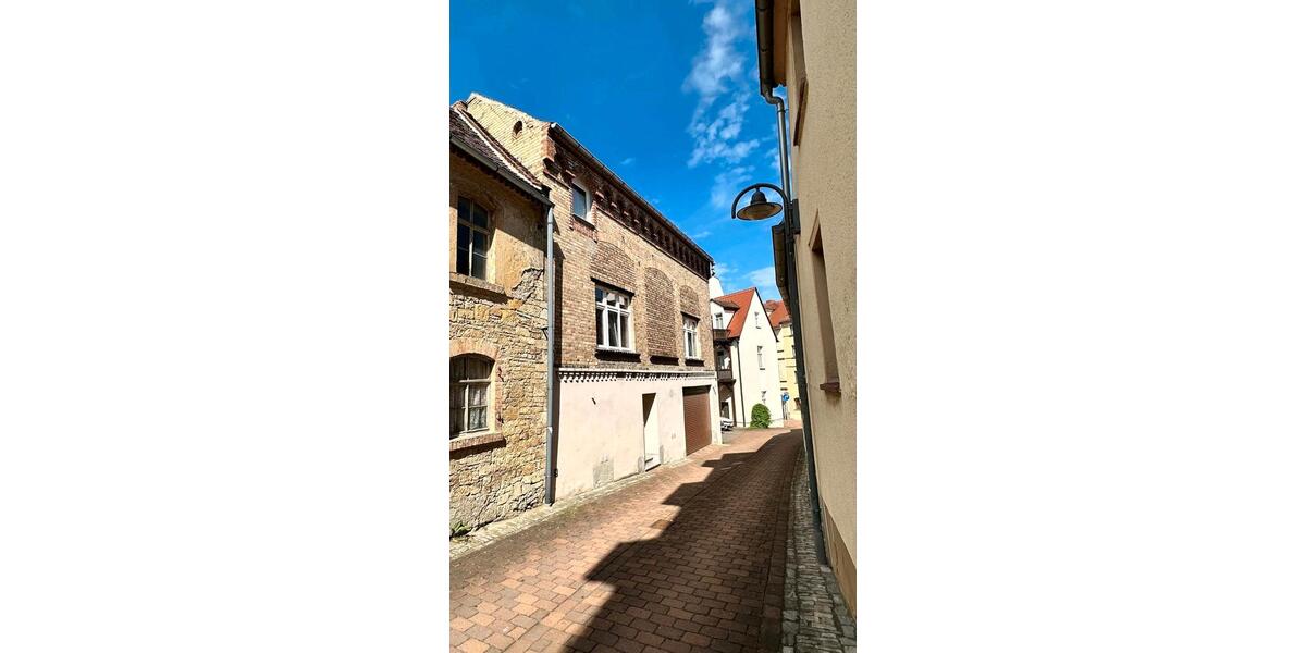 Einfamilienhaus Querfurt - 12 Zimmer, 221 m&sup2;, 200.000&euro; | Angebot:26971210