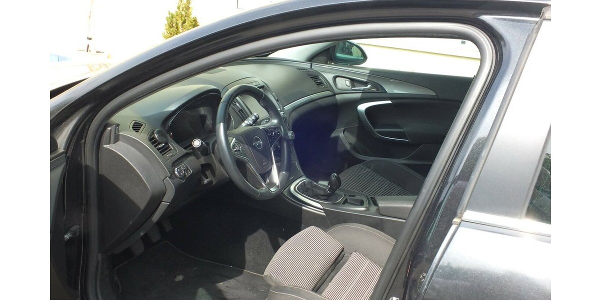 Opel Insignia WM26:EDITION NAVI PARKPILOT/KAMERA 17 Zol 96.093 km 9.998 &euro; Köln 50858