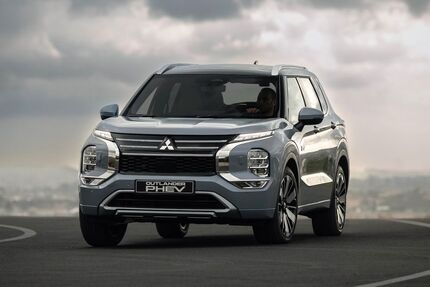 Mitsubishi Plug-in Hybrid Outlander 7.590 km 54.700 € Bad Schwalbach 65307