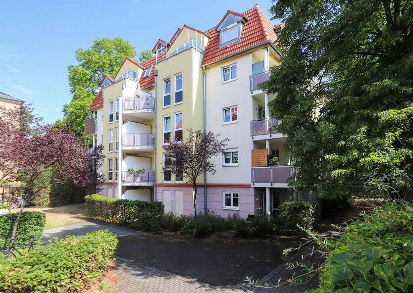 +++ Bezugsfrei! Moderne 2-Zimmer-Wohnung mit großem Balkon & EBK in Toplage von Striesen +++