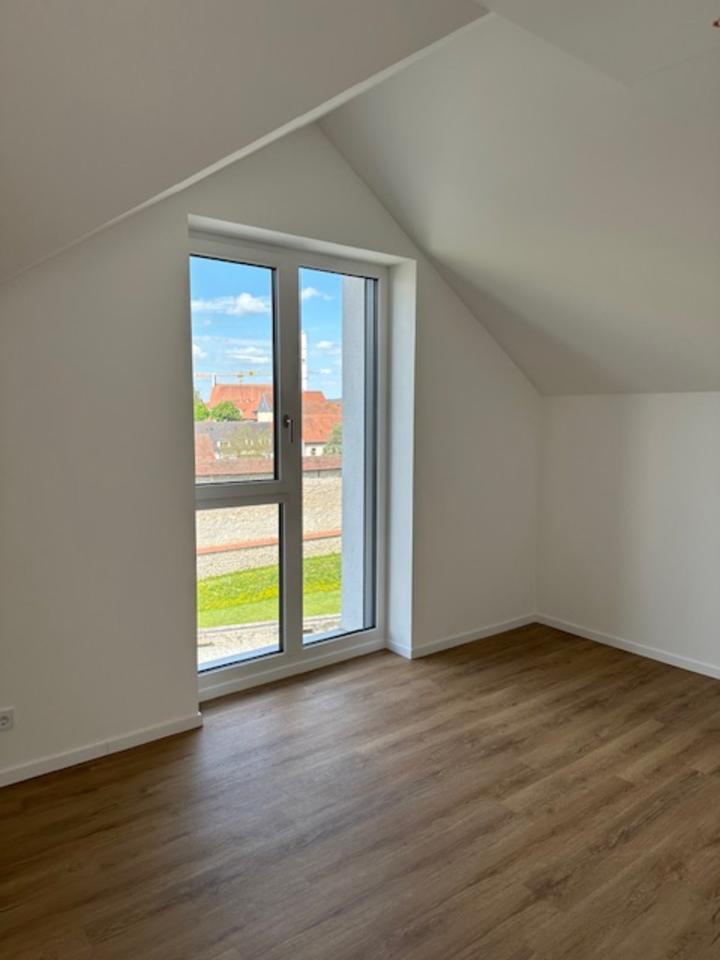 Moderne 3-Zimmer-Wohnung über den Dächern der Innenstadt mit großem Balkon