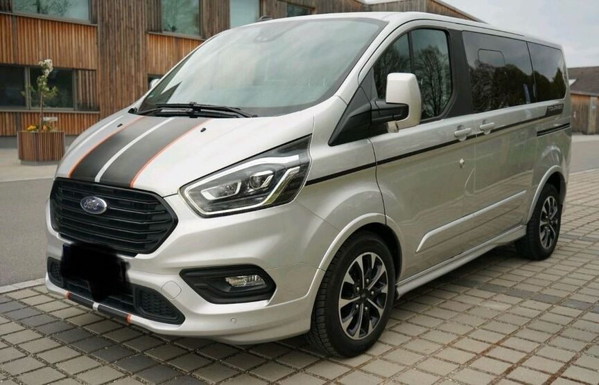 Ford Tourneo Custom 88.000 km 33.800 € München 81373