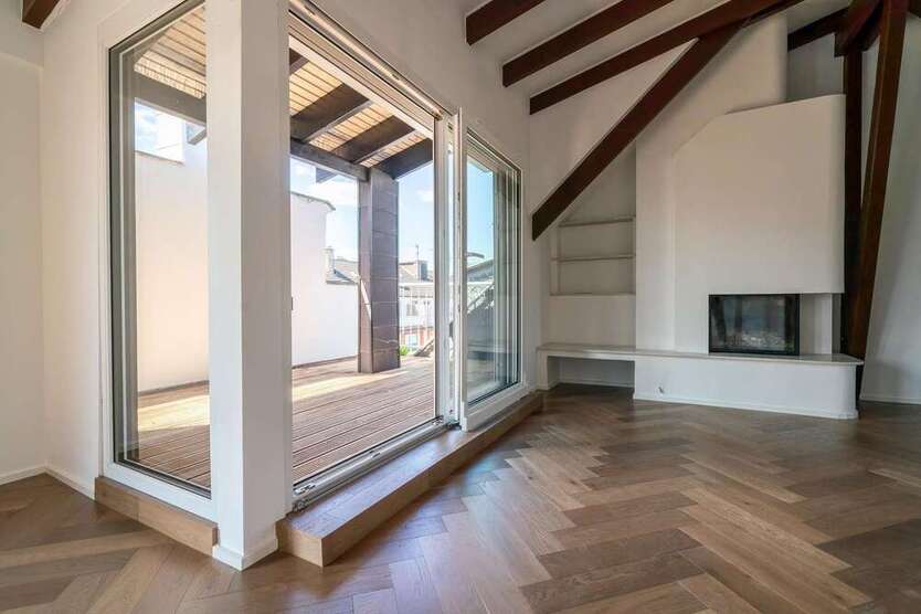 Wohnung zum Kaufen in Düsseldorf 949.000 € 165 m²