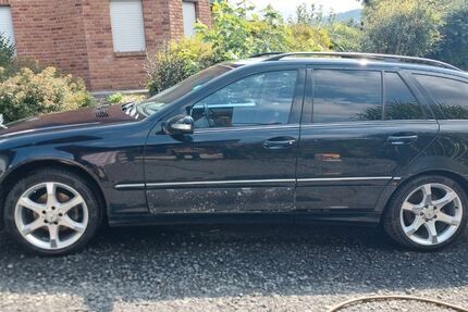 Mercedes-Benz C 200 217.500 km 2.200 € Mücke 35325