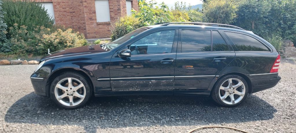 Mercedes-Benz C 200 217.500 km 2.200 € Mücke 35325