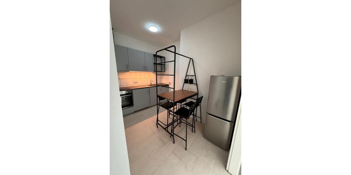 Wohnen auf Zeit Köln Ehrenfeld - 17 Zimmer, 28 m&sup2;, 790&euro; | Angebot:26397445