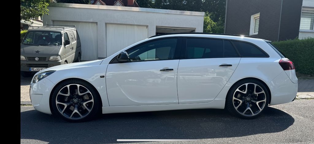 Opel Insignia 76.500 km 18.790 &euro; Mettmann 40822
